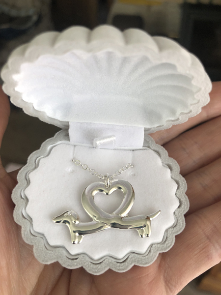 Kette mit Herzdackel